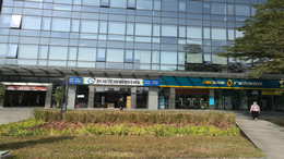 小鹏集团启用全球首条高阶通用人形机器人自动化产线
